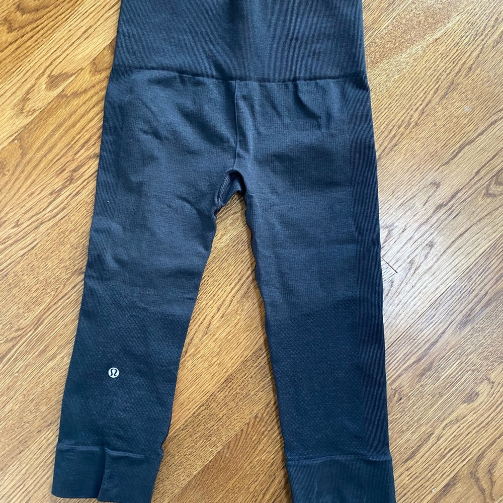 Lululemon crops